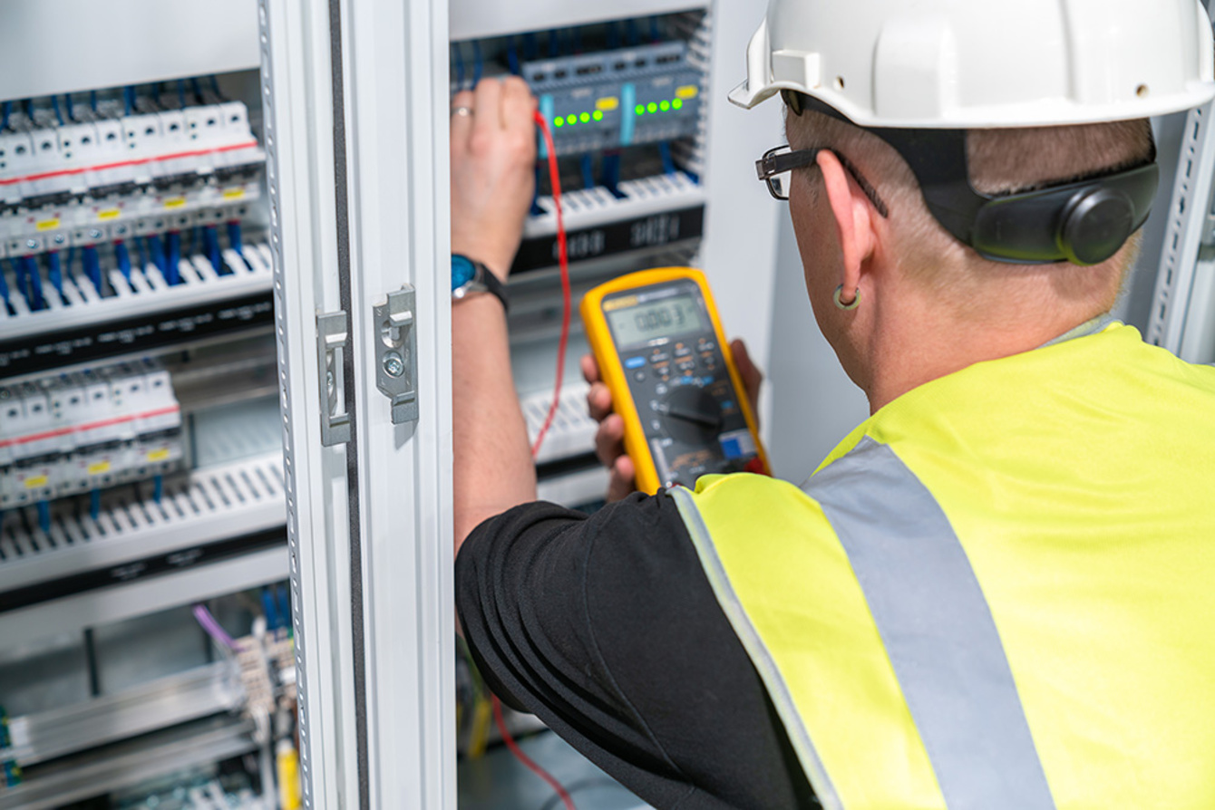 Elektroanlagen-Kontrolle bei Elektro Swontinger GmbH in Ottobrunn